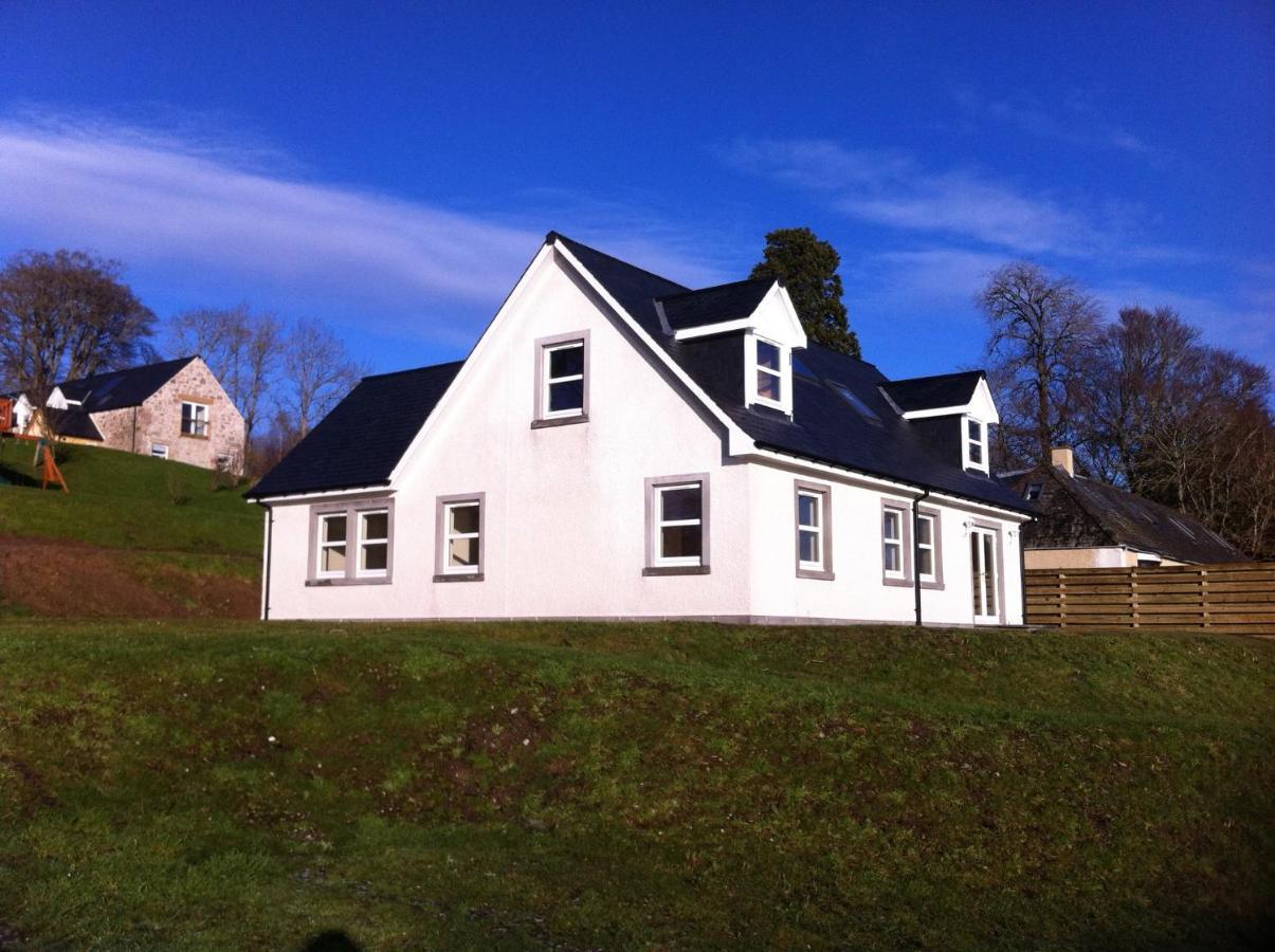 Highland Farm Cottages Дингуолл Экстерьер фото